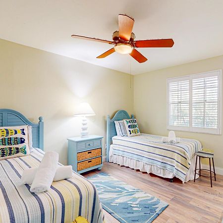Surrounded By Sea Breezes Villa Anna Maria Exteriör bild